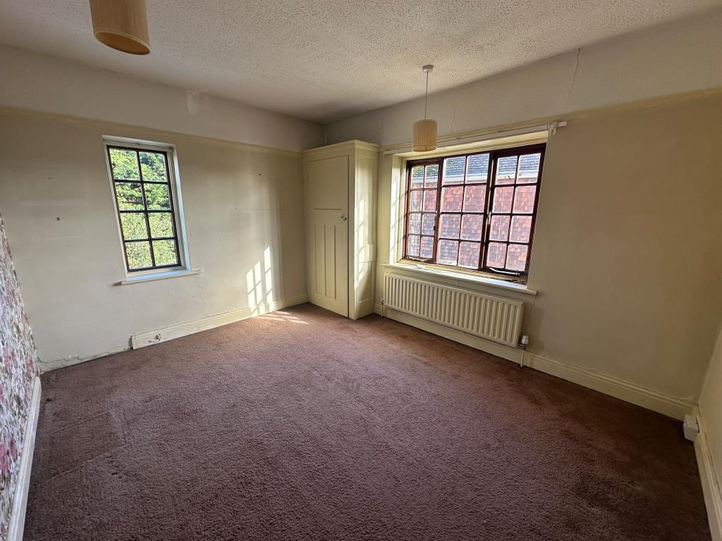 Lot: 129 - FOUR-BEDROOM DETACHED HOUSE FOR REFURBISHMENT - Bedroom two